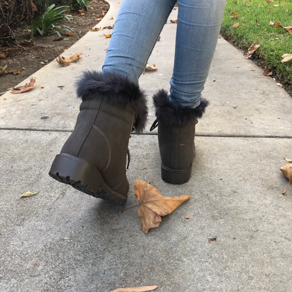 Gray Faux leather women boots - Picture 4 of 8